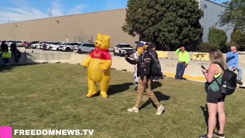 BREAKING: DANGEROUS ANTIFA terrorists are STORMING towards the Broadview