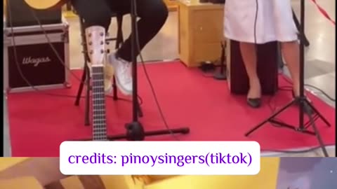 Filipina Nurse Joins Busker for Surprise Dolly Parton Duet at the Mall! 🎤👩‍⚕️🎶