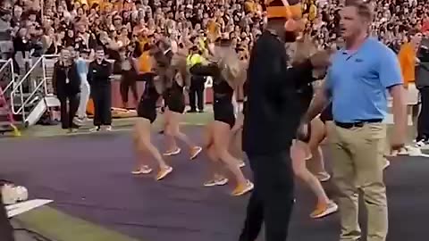 Trending: University ‘security guard’ shows off moves in dance routine