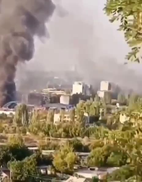 Russian solider films the fighting going on the edge of Myrnohrad near Pokrovsk