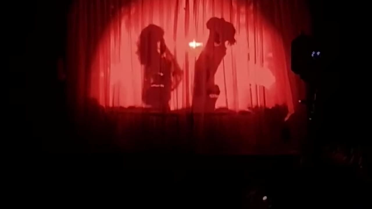 Sabrina Carpenter Performing Outro of 'Bed Chem' at London Short n Sweet