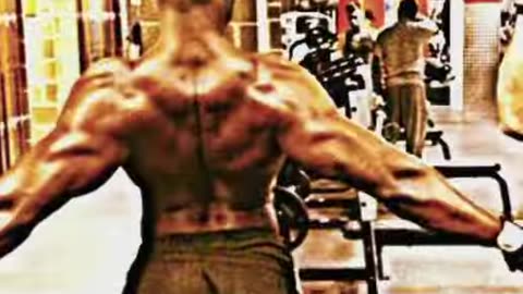 Powerful Poses to Showcase Your Back Gains