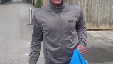 A fake asylum seeker in UK wants to moIest British children but is stopped by patriots.