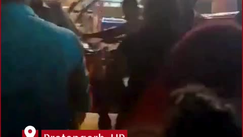 Pratapgarh Shock: Constable Slaps Woman, Smashes Her Phone Over Parking Dispute!