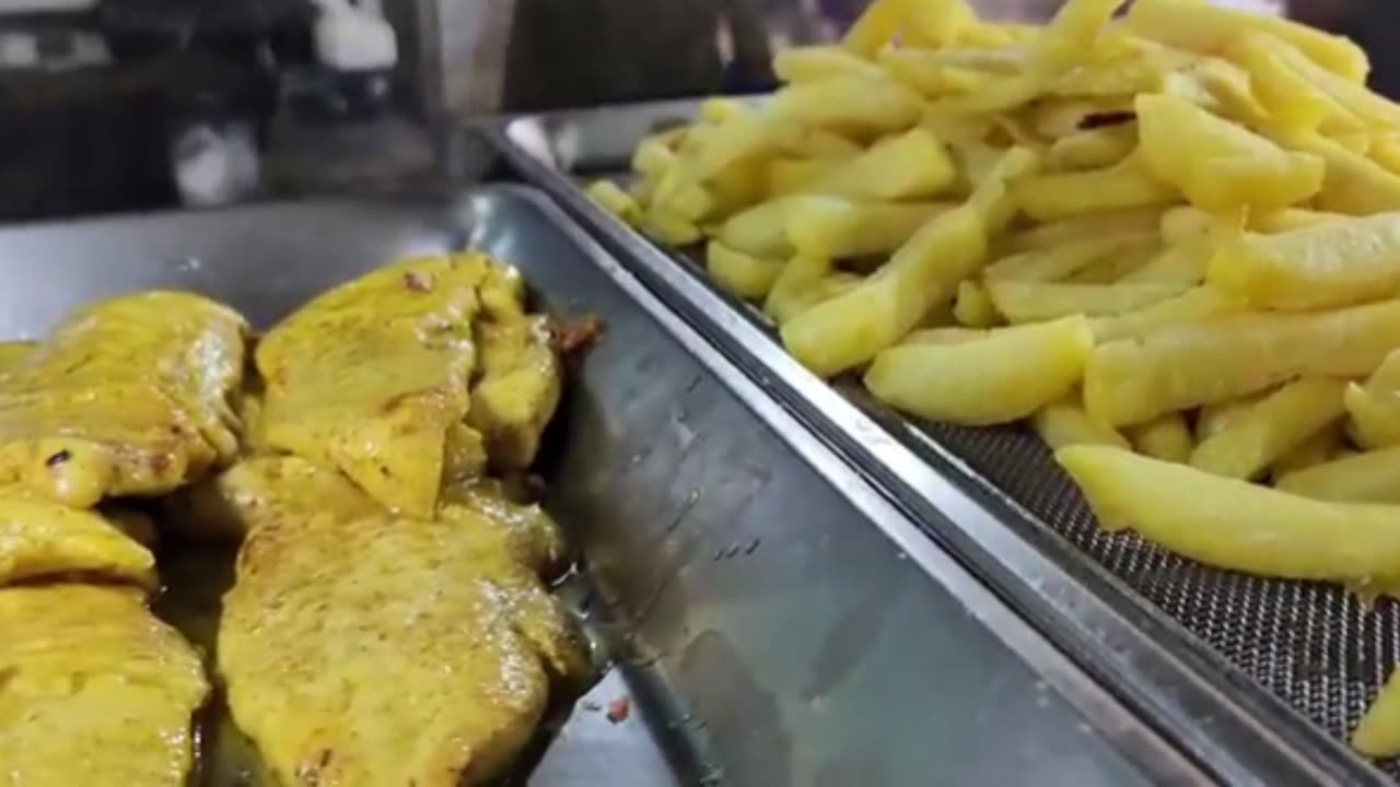 Unveiling Tehran’s Most Popular Street Food: Why This Place is Always Full!