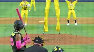 Shocking: Stilts has some moves! #shorts#baseball#dance#bananaball#savannahbanan