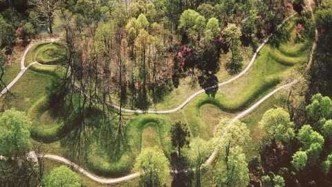 Who Built The Great Serpent Mound