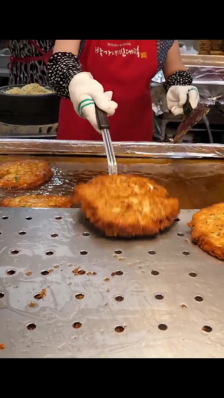 😱 2,000 Meat Pancakes Sold Every Day?! Korean Pancake Master at Work! 🔥