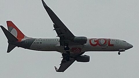 Airbus A320 PR-MYT coming from Guarulhos and Boeing 737-800 PR-VBF from Rio de Janeiro to Fortaleza