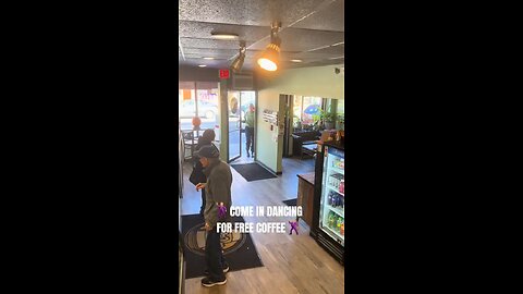 🇺🇸One cafe in the US offered customers free coffee for entering with a dance.