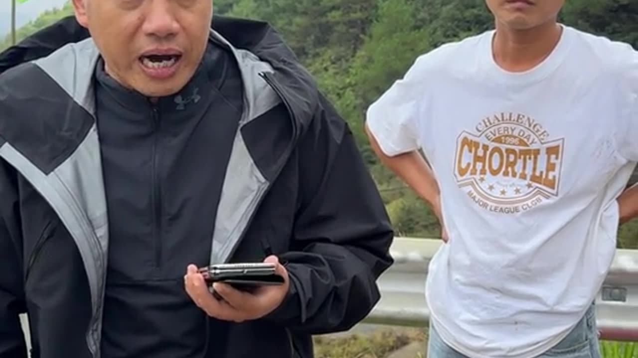 大鱼还在康复中这边又来大活了 #小综合钓起大鱼获 #秋天正是钓鲫鱼的好时候 #钓鱼