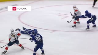 NHL - STAY HOT REINO‼️ Sam Reinhart opens the scoring shorthanded!