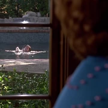 Boy drowns in swimming pool