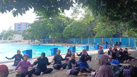 Aquatic Elderly healthy happy together