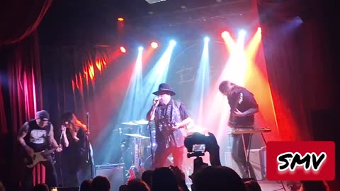 #ShittyMillennialVideos 📱📹🎬 Esses ♾️ - Mirage Artist 🪞🎨🖼️🎭 @ Star Theater Portland, OR 09/26/2025