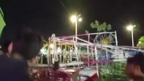 Ferris wheel collapses during fair in Santa Cruz de la Sierra, Bolivia, injuring 10 people; more