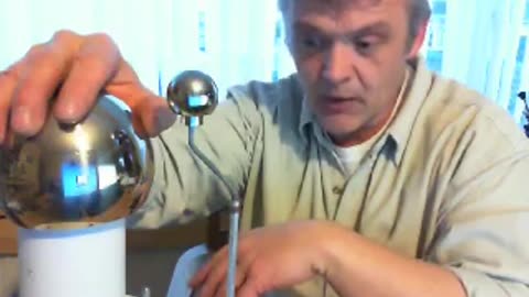 How to build a Van Der Graaf Generator