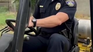 Everyone got angry at this policeman when they saw him demolish the dog house