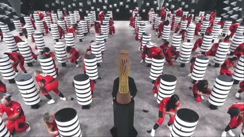 100 People Vs World's Biggest Trap!