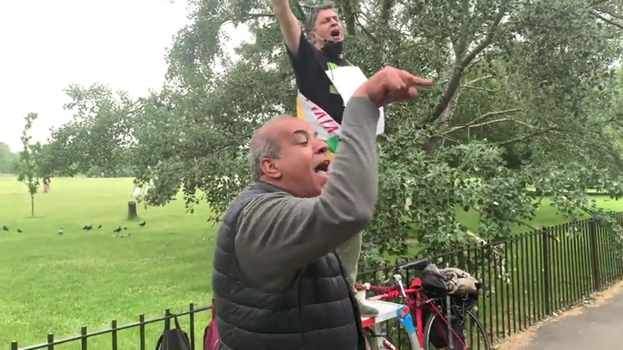 ‼️HEATED‼️ SPEAKERS CORNER Morrocan Jamal vs Algerian Andy 🇩🇿 🇲🇦 480 x 854