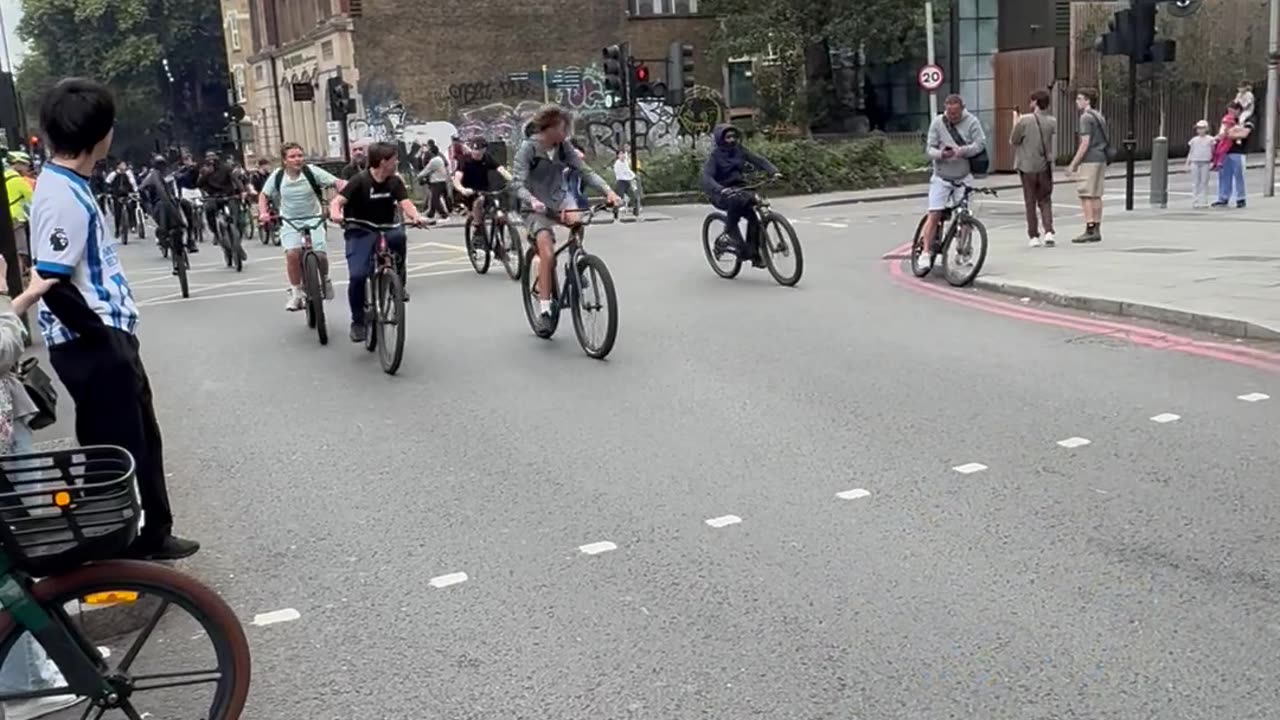 A Biker tried to steal my phone