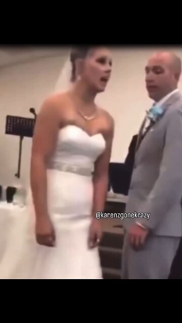 Mother in law starts arguing with bride during wedding vows. caught on camera
