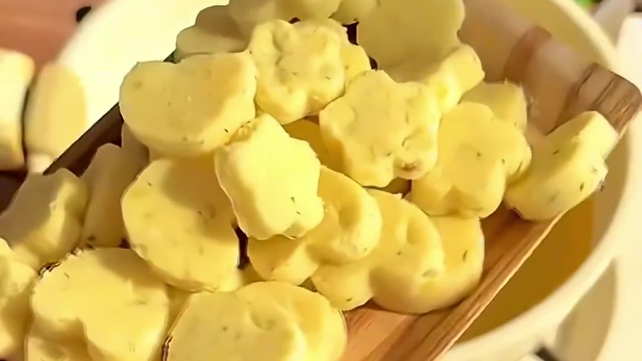 Homemade Crispy Potato from @pattygurlz - SO GOOD! FOLLOW & LIKE for Easy Recipes!
