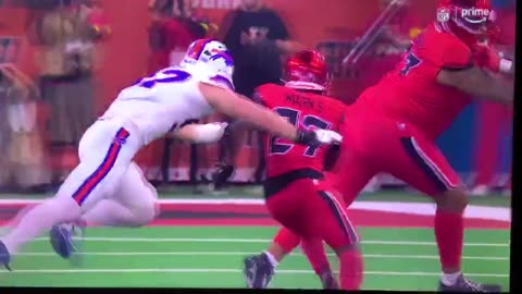 Texans RT#77 Trent Brown is a 390# MOUNTAIN ⛰