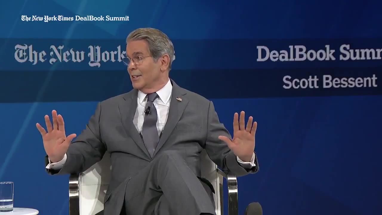 🚩Sec. Scott Bessent PUMMELED the NYTs double standard on PDJTs health