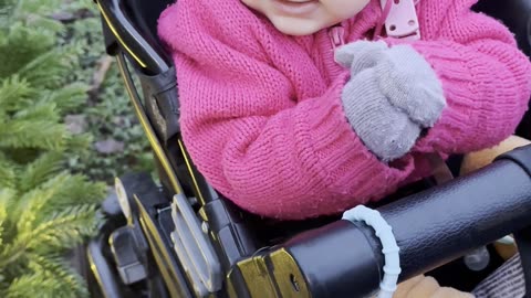 Kayla’s reaction to Christmas lights