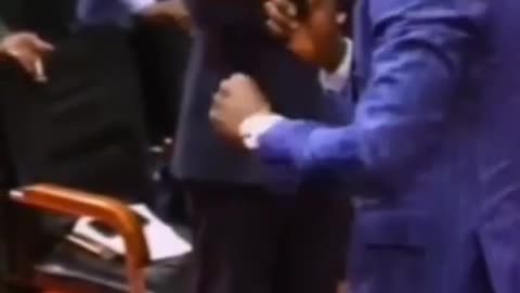 HOW SHE MANAGED HER DIVORCE THREATS