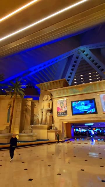 Walking into the Luxor Pyramid and instantly realizing photos don’t do it justice...😮