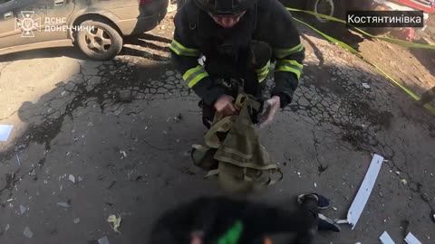 Rescuers under Russian shelling save the lives of civilians in Kostyantynivka