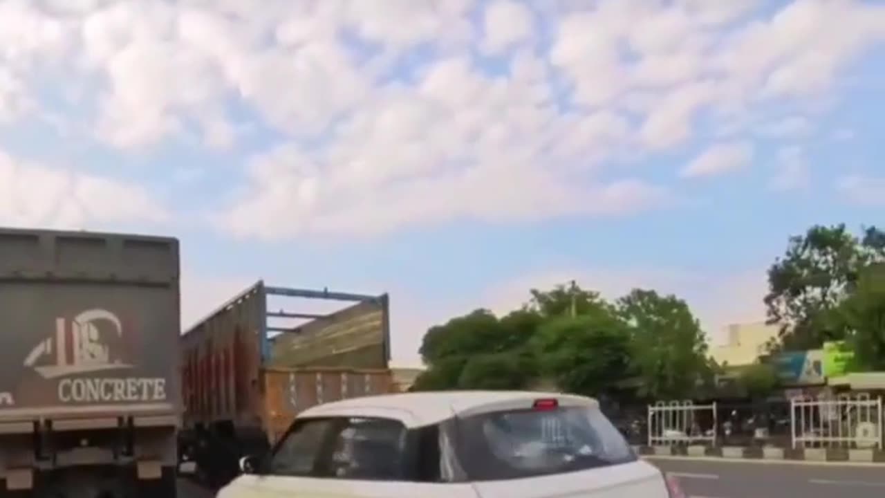 😳🚘 This Lane Change is INSANE! | FunFM