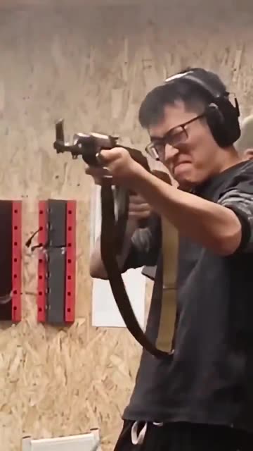 THE NEXT GENERATION OF ROOFTOP KOREANS: This Rooftop Koreans is ready to stop rioters in Minneapolis