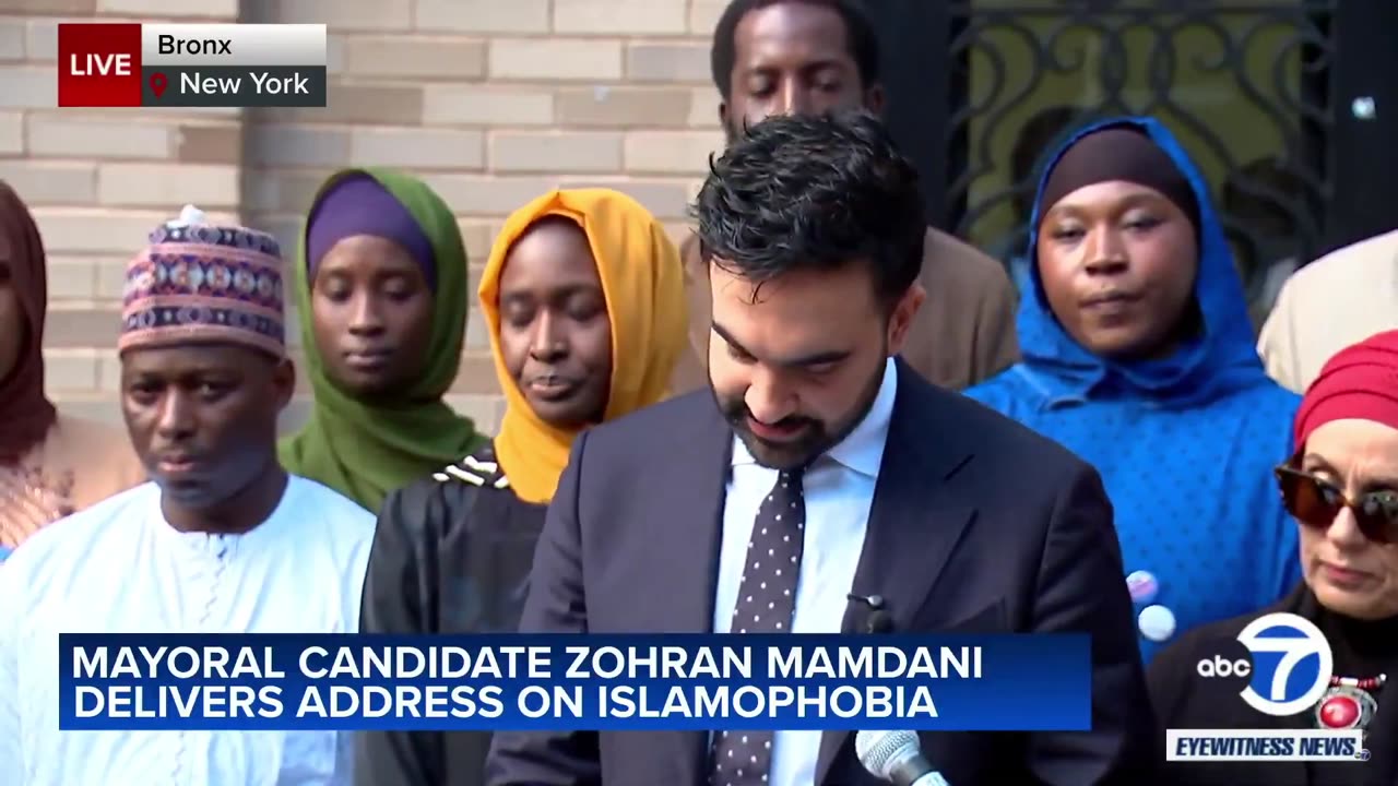 🚨 JUST IN: Ugandan communist Zohran Mamdani poses with a group of Muslims...