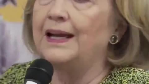 Hillary Clinton: Women are being affected by "extreme heat" caused by climate change