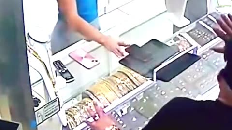 Epic pose, not so epic fall 📸🙈