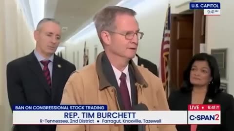 Santa Surfing 11/20/2025 - Trump signs Epstein file release! Swamp meltdowns!