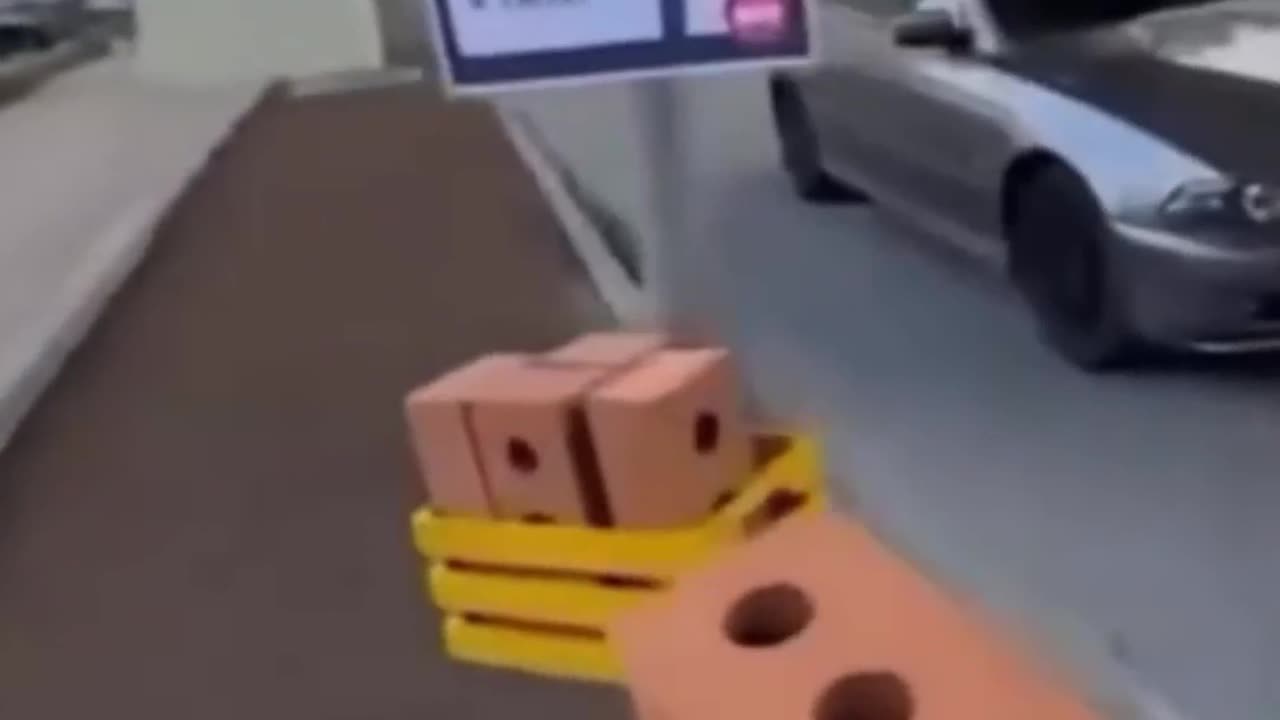 This brick attracts immediate attention and makes drivers stop immediately