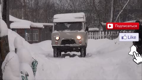 BUCHANKA I UAZ NA ŚNIEGU