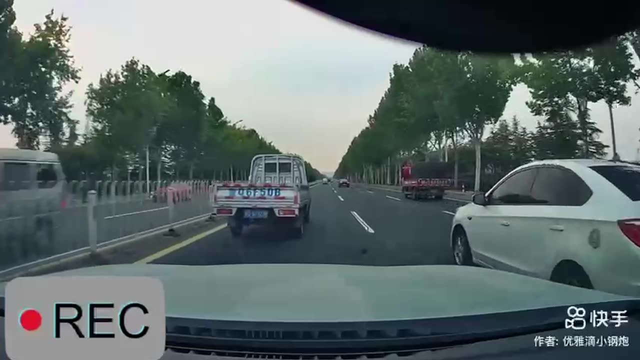 Dash Cam Footage highway very fast car