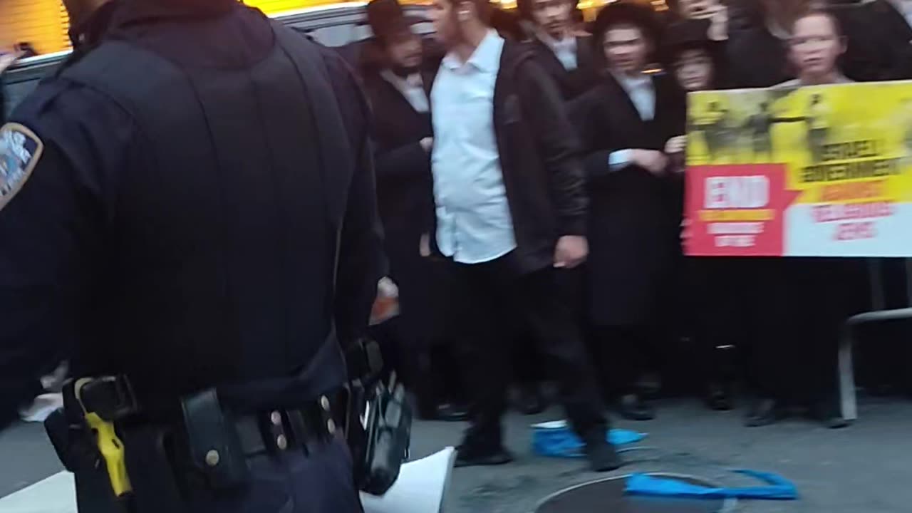 Anti-IDF Jews in New York City protest against Israel.