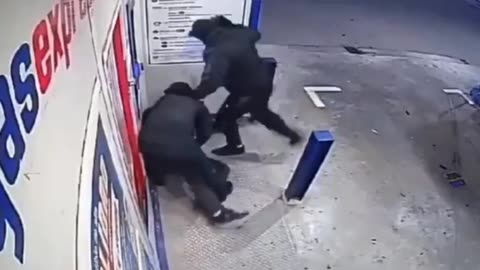 North Africans beat and rob a Spaniard in a petrol station in Murcia. When will this