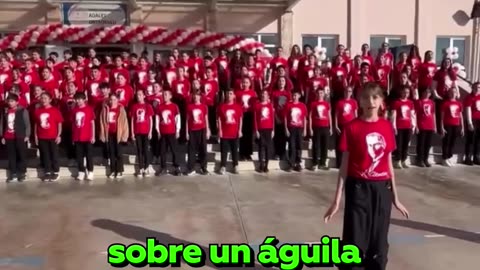 Escolares turcos celebran con 'Katiusha' el Día de la República