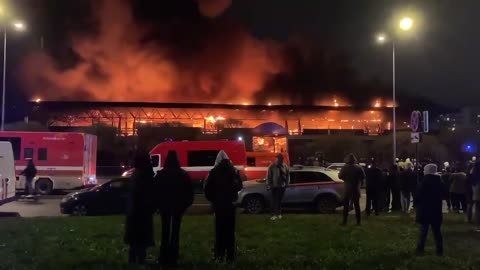 Σαμποτάζ; - Μεγάλη και ανεξήγητη φωτιά στην Αγία Πετρούπολη.