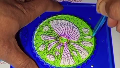 Watch How a Simple Snail Turns into Amazing Art