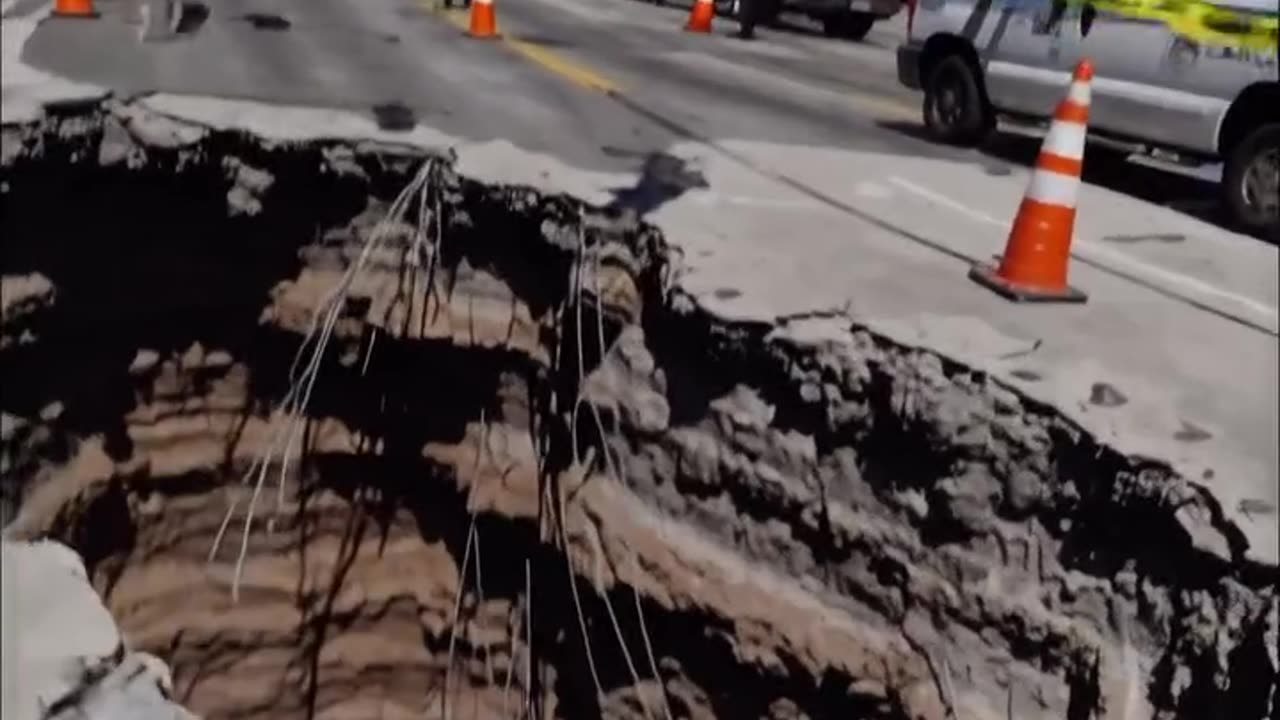 Rumor control: "Massive sinkhole in Los Angeles." This ain't LA