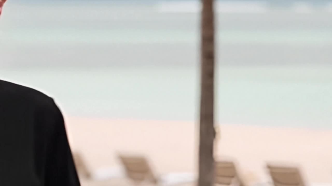 Can you guess what this shirt says without zooming in? Beach vibes and Banda pride #AmoLaBanda