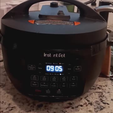 CUCKOO CRP-BHSS0609F 6-Cup (Uncooked) / 12-Cup (Cooked) Induction Heating Pressure Rice Cooker